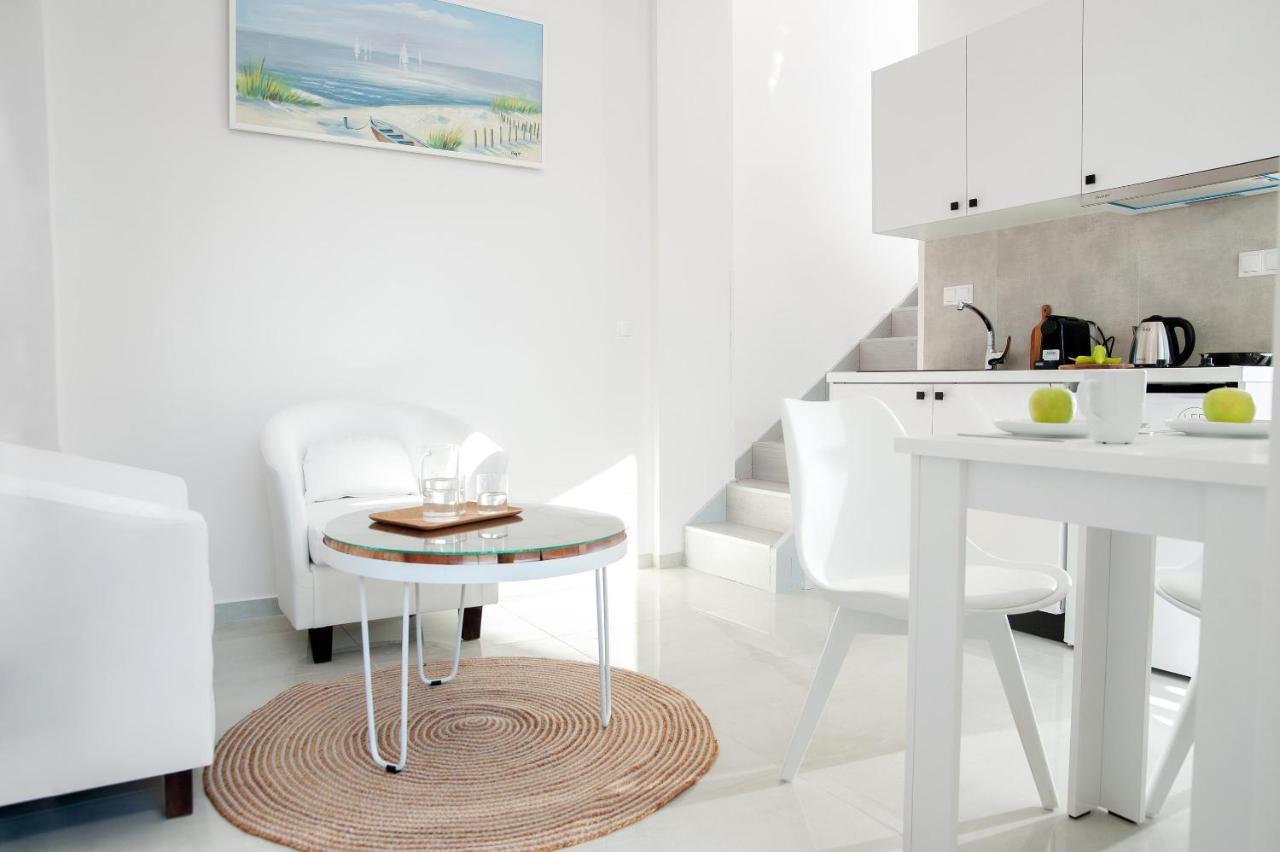 Alekos Luxury Suites Free 24H Transportation From - To Airport Луца Экстерьер фото