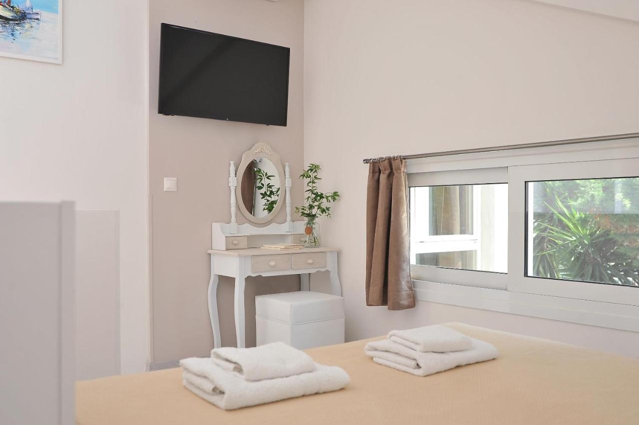 Alekos Luxury Suites Free 24H Transportation From - To Airport Луца Экстерьер фото