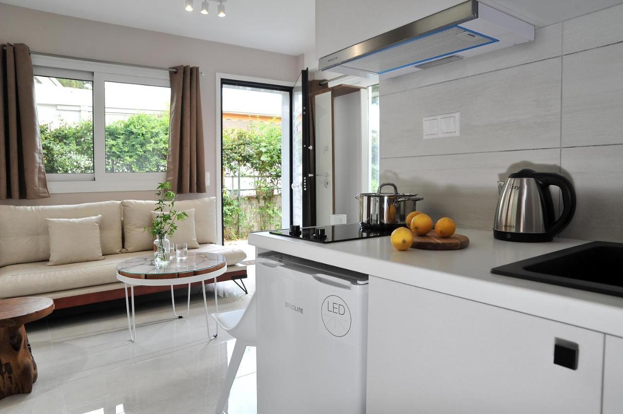 Alekos Luxury Suites Free 24H Transportation From - To Airport Луца Экстерьер фото