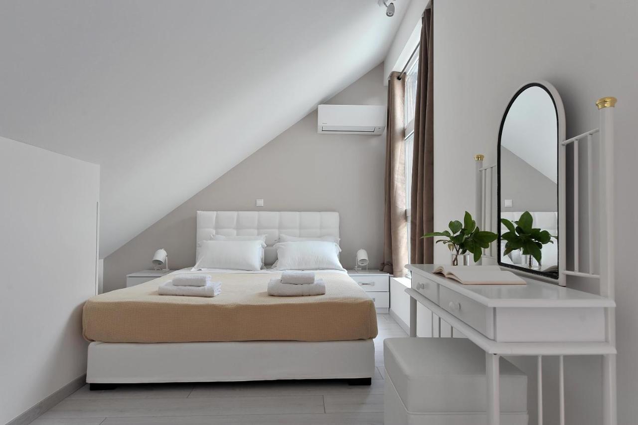 Alekos Luxury Suites Free 24H Transportation From - To Airport Луца Экстерьер фото