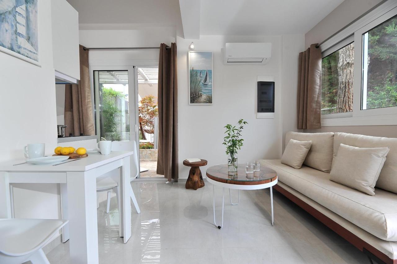 Alekos Luxury Suites Free 24H Transportation From - To Airport Луца Экстерьер фото