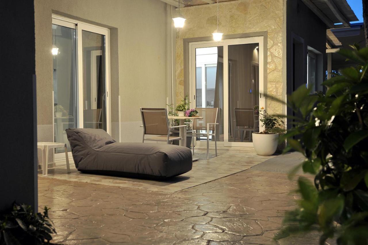 Alekos Luxury Suites Free 24H Transportation From - To Airport Луца Экстерьер фото