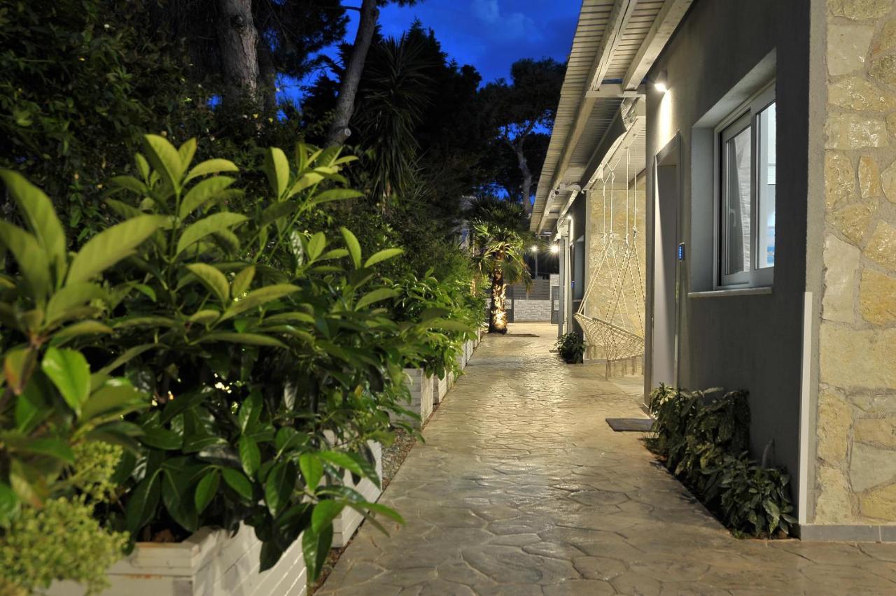 Alekos Luxury Suites Free 24H Transportation From - To Airport Луца Экстерьер фото