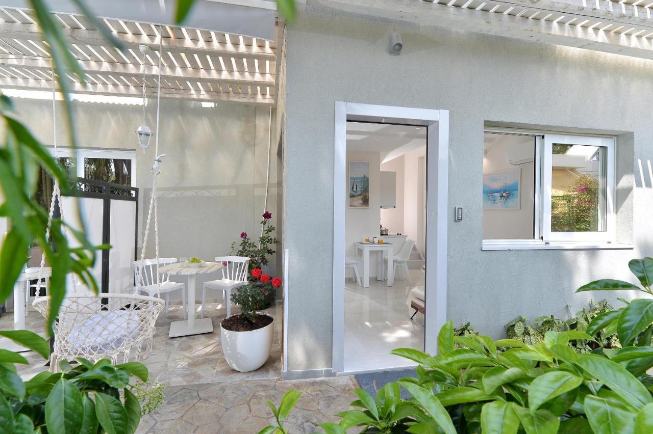 Alekos Luxury Suites Free 24H Transportation From - To Airport Луца Экстерьер фото