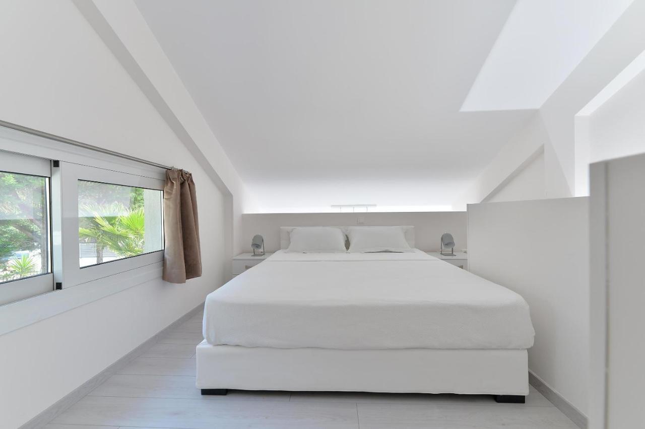Alekos Luxury Suites Free 24H Transportation From - To Airport Луца Экстерьер фото